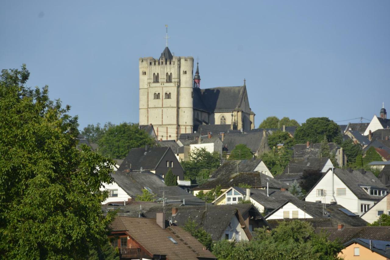 Stiftsherrenhaus Appartement Münstermaifeld Buitenkant foto