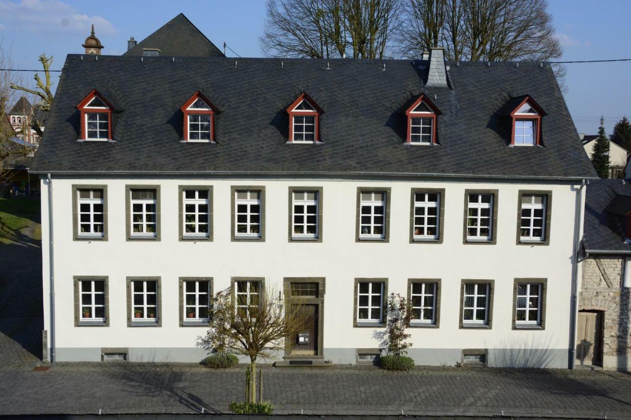 Stiftsherrenhaus Appartement Münstermaifeld Buitenkant foto