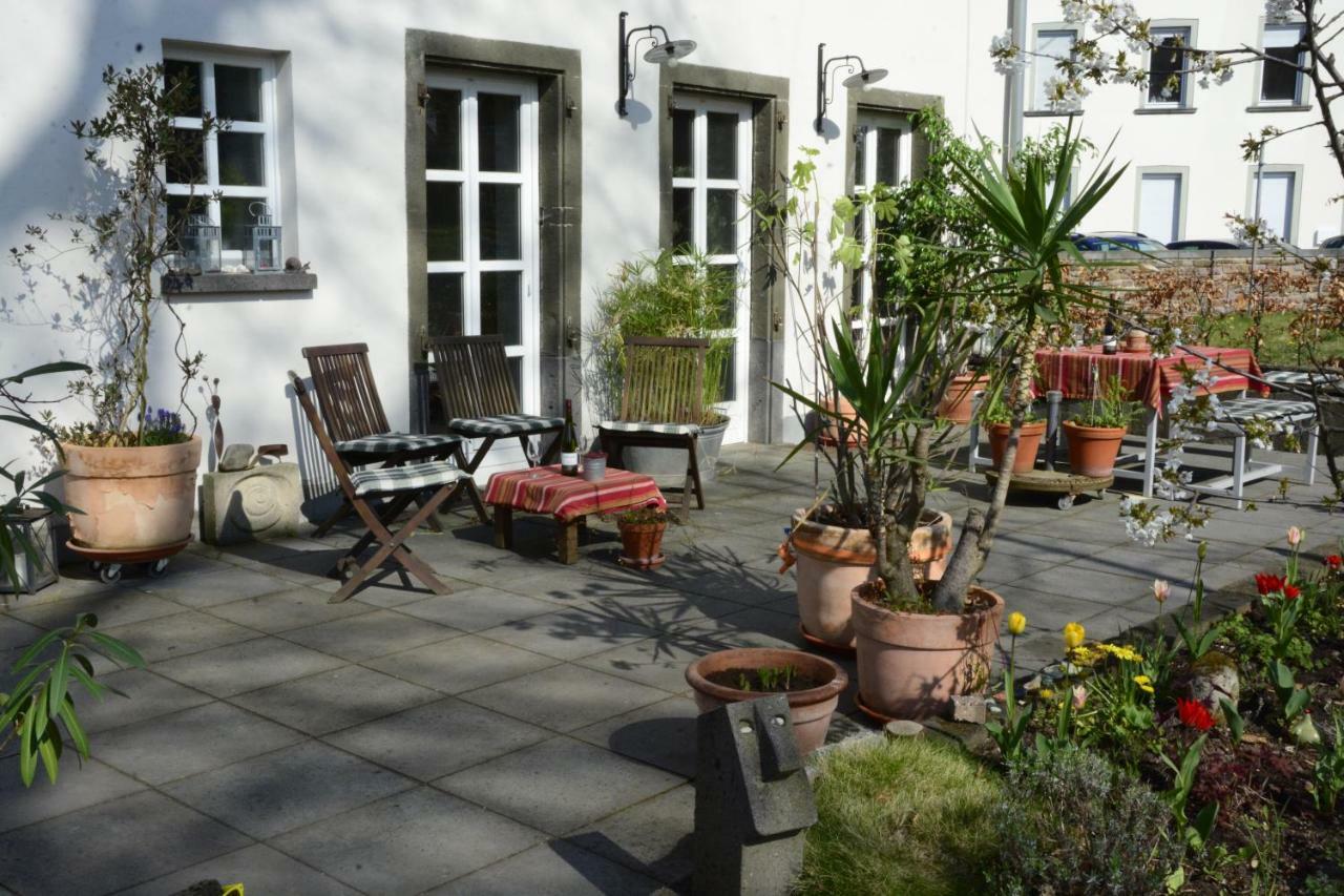 Stiftsherrenhaus Münstermaifeld Buitenkant foto