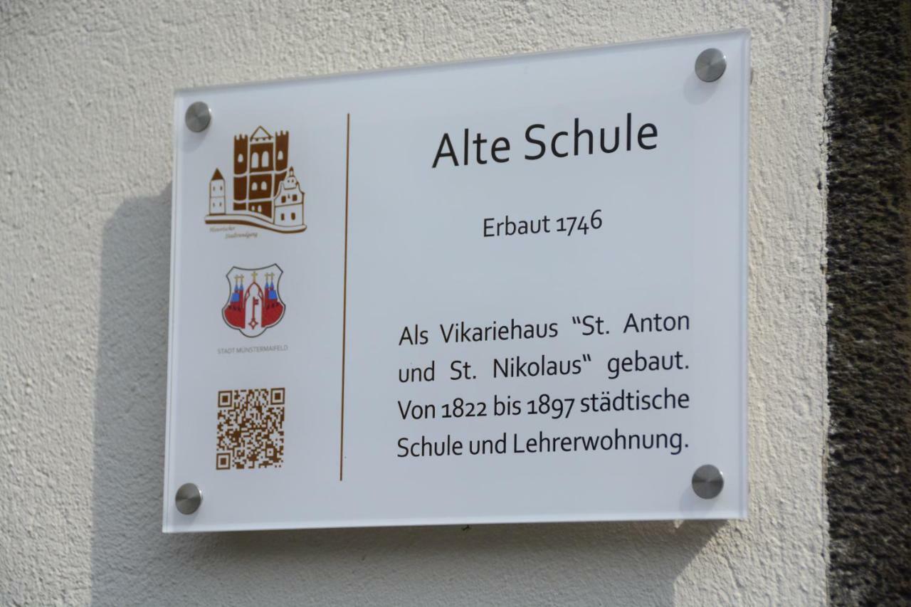 Stiftsherrenhaus Münstermaifeld Buitenkant foto